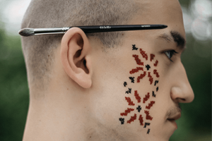 Алгоритм фарбування брів за допомогою кісточок для макіяжу від WoBs
