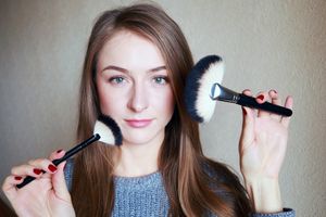 Облегчаем макияж с помощью веерной кисти! Как правильно использовать веерную кисть?