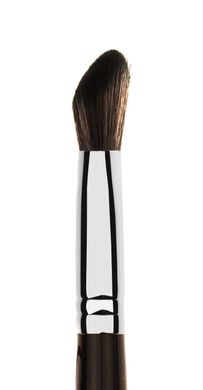 Brush for applying shade and concealer W3014