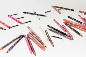 Як правильно вибрати олівці для макіяжу?