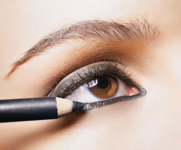 Красиво накрасить или подчеркнуть глаза карандашом – это просто!