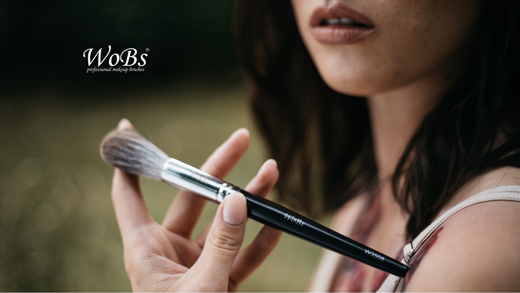 Купити професійний пензлик для нанесення рум'ян на wobs.ua