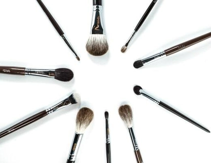 Какие кисточки для макияжа всегда должны быть под рукой? - WoBs