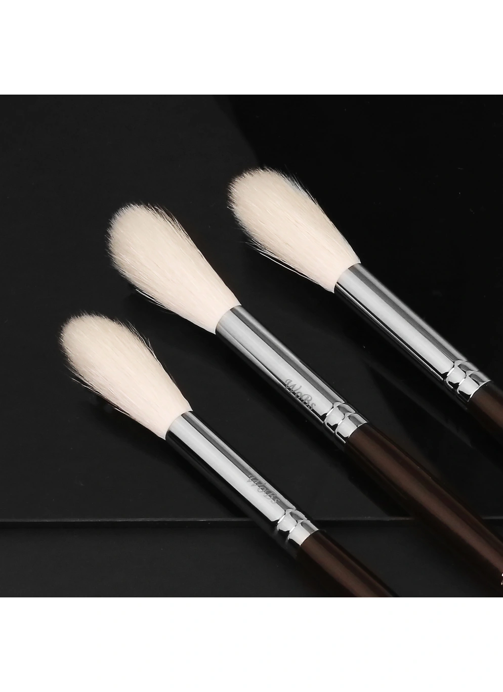 Віяловий пензель для рум'ян і хайлайтера W3534 з ворсу кози