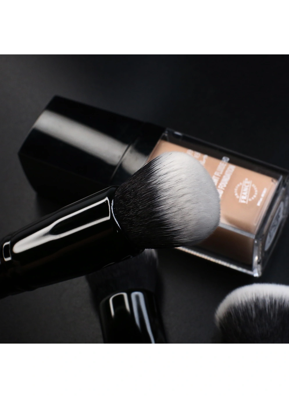 Кісточка для нанення тонального крему, бази та жирної корекції W5223 синтетика