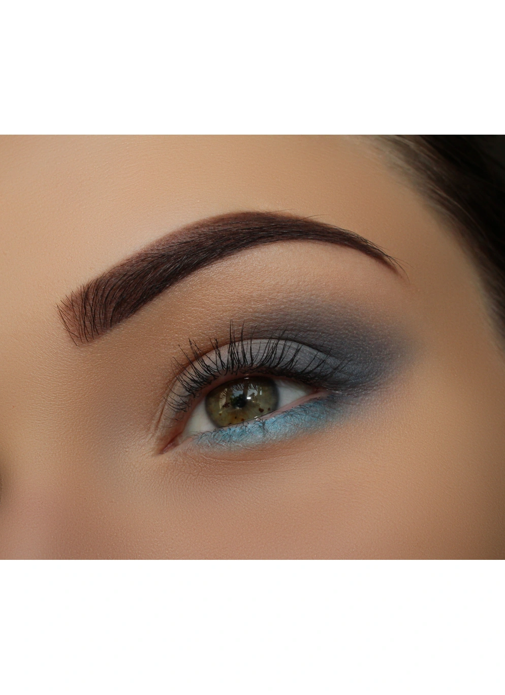 Карандаш для глаз E22 голубой (матовый)