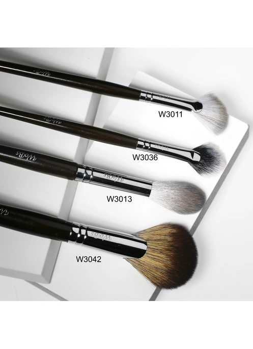 Кисть для румян и хайлайтера WoBs W3042 Синтетика