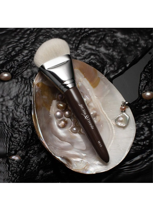 Ювілейний особливий пензлик до 15 річчя компанії WoBs