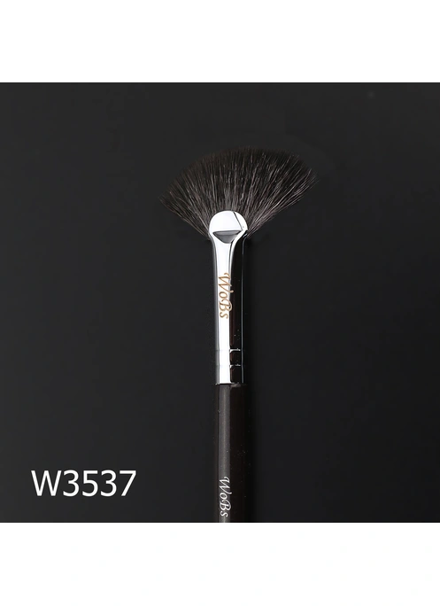 Скошенная веерная кисть для теней и хайлайтер W3537 из ворса козы