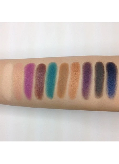 Палетка теней Love is a Story от Zoeva