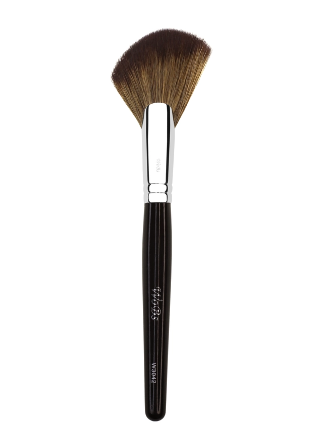 Кисть для румян и хайлайтера WoBs W3042 Синтетика