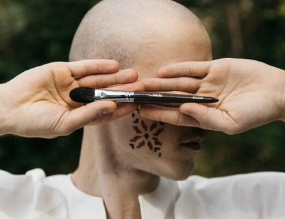 Все про заботливую очистку кисточки для макияжа из натурального ворса