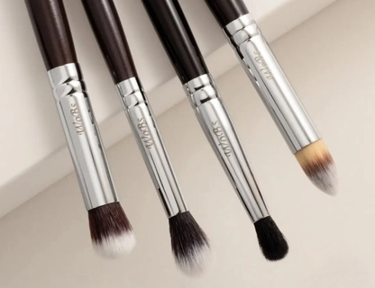 Кисти для макияжа для базового контурирования лица: Что нужно знать и какие бьюти-инструменты выбрать?