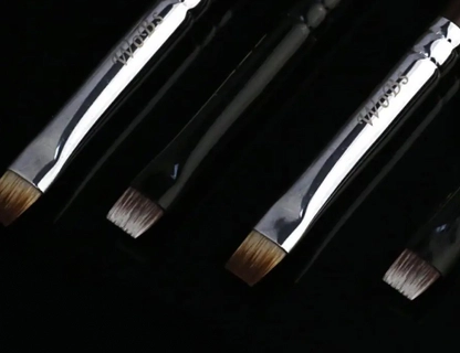 Кисті для брів