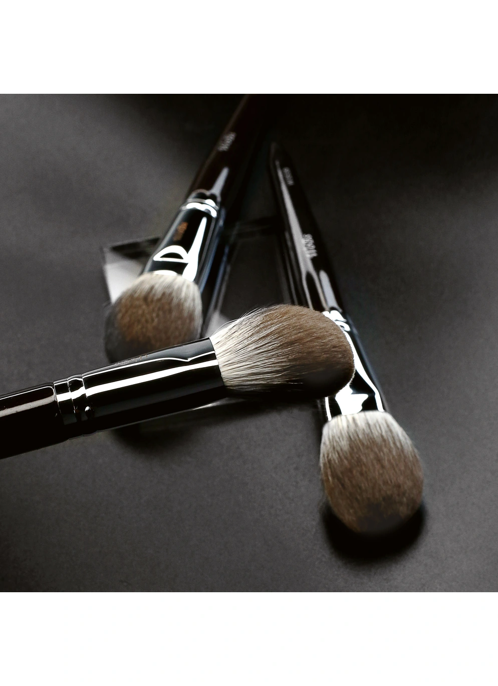 Кісточка Wobs для рум'ян і корекції з ворсу снігової лисиці скошена плоска W3539