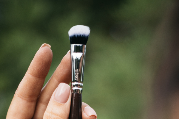 кисть для тонального крему