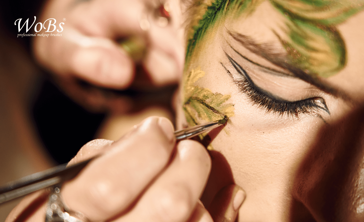 профессиональный набор кисточек для макияжа вобс